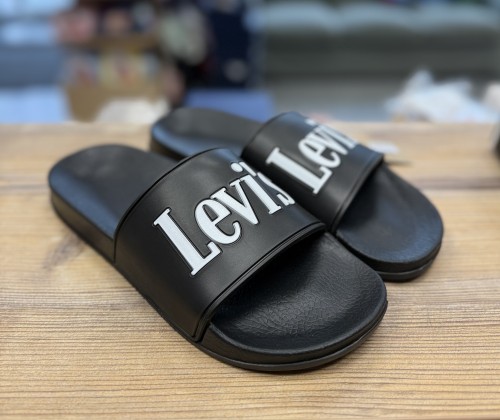 levis-klapki-basenowe-plazowe-dzieciece-czarne.jpg