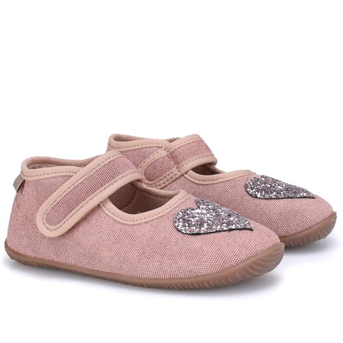 emel-barefoot-ek4000-12-kapcie-dziewczece-do-zlobka-przedszkola-serduszko.jpg