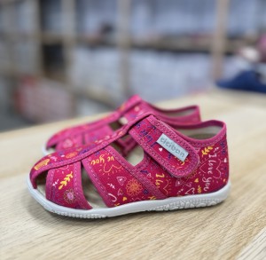 Ciciban 440 Dolly  kapcie z wkładką profilowaną na rzep  (21-35)    